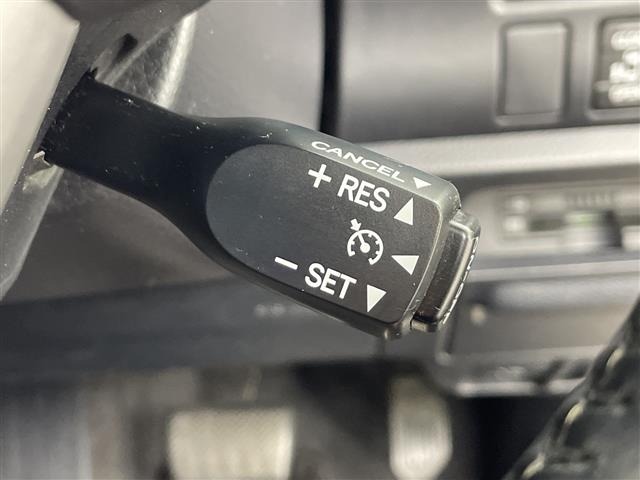 Toyota NOAH 2017 7895952-10