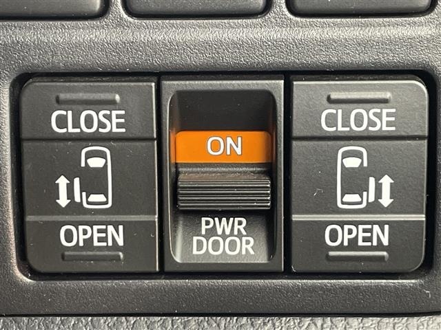 Toyota NOAH 2017 7895952-2
