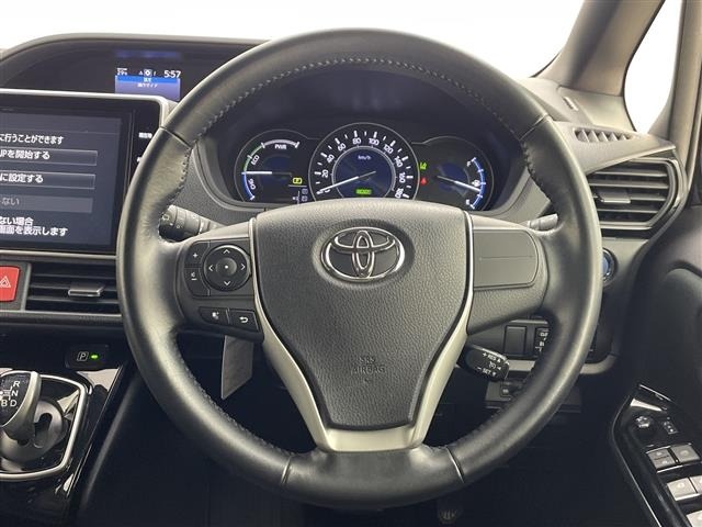 Toyota NOAH 2017 7895952-3