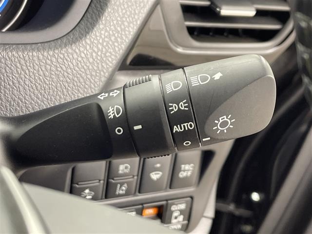Toyota NOAH 2017 7895952-9