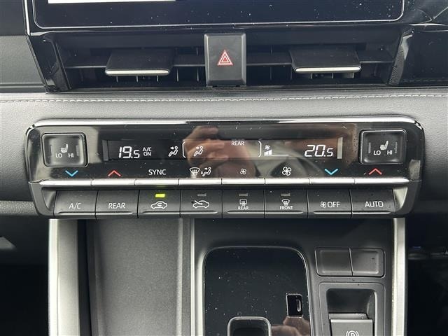 Toyota NOAH 2022 7895999-11