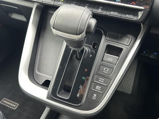 Toyota NOAH 2022 7895999-12