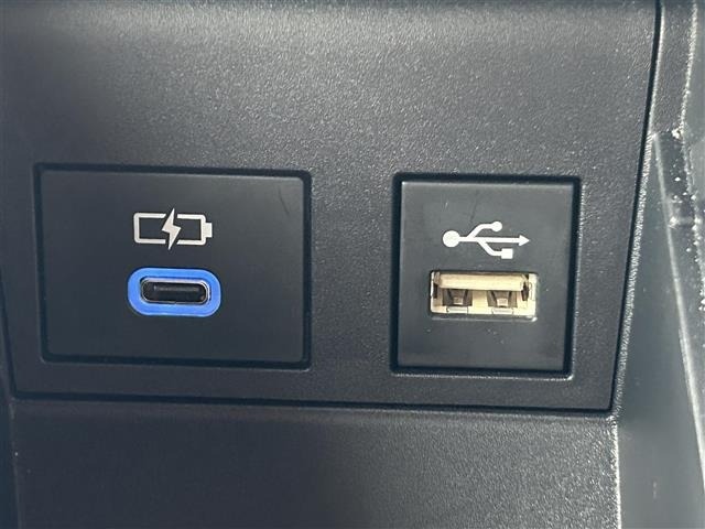 Toyota NOAH 2022 7895999-2