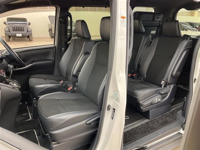 Toyota NOAH 2019 7896058-10