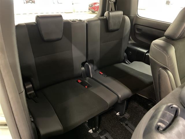 Toyota NOAH 2019 7896058-11