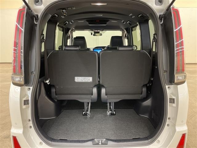 Toyota NOAH 2019 7896058-12