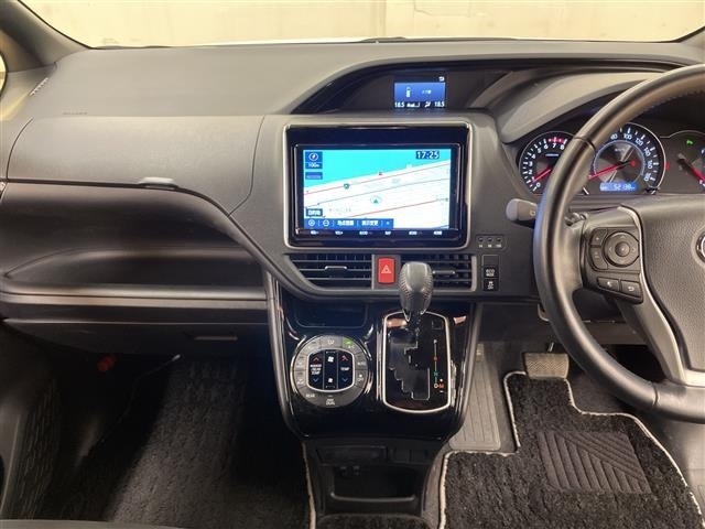 Toyota NOAH 2019 7896058-2