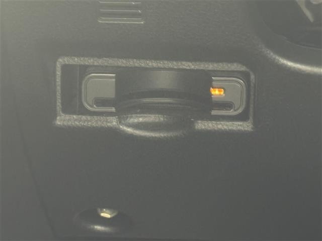 Toyota NOAH 2024 7896059-10