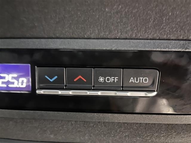 Toyota NOAH 2022 7896071-2