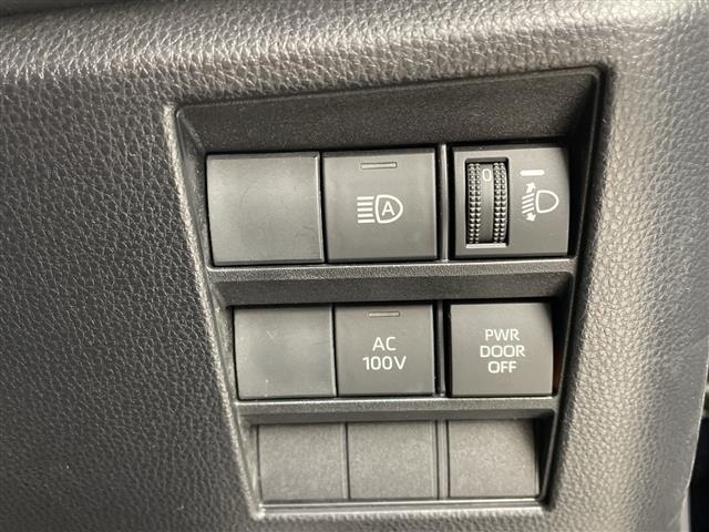 Toyota NOAH 2022 7896072-10