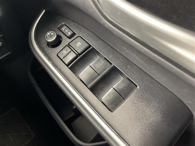 Toyota NOAH 2022 7896072-11