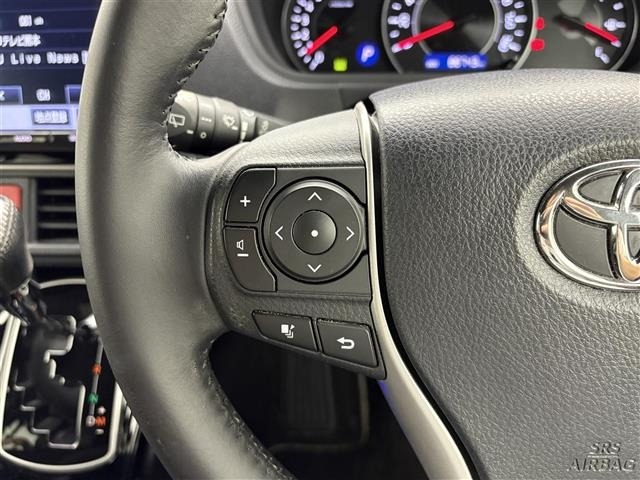Toyota NOAH 2018 7896094-18