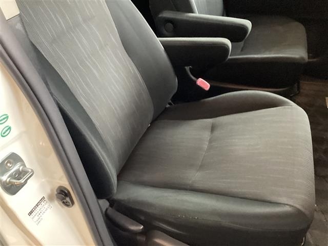 Toyota NOAH 2012 7896114-17