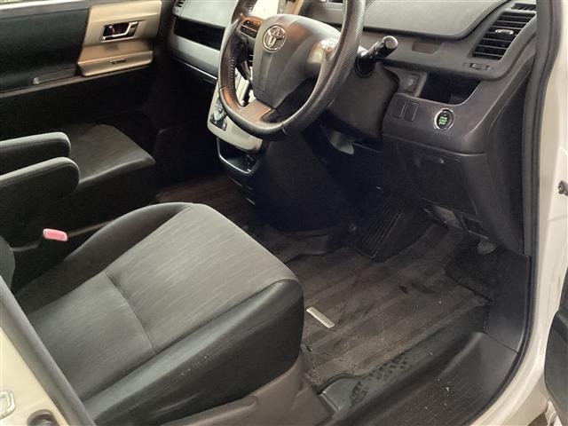 Toyota NOAH 2012 7896114-18