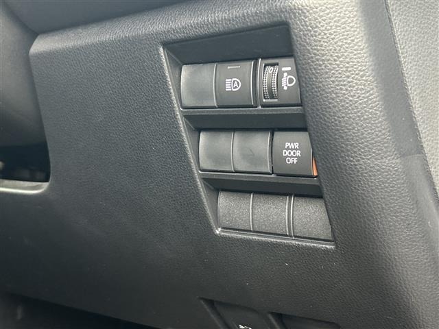 Toyota NOAH 2023 7896124-3