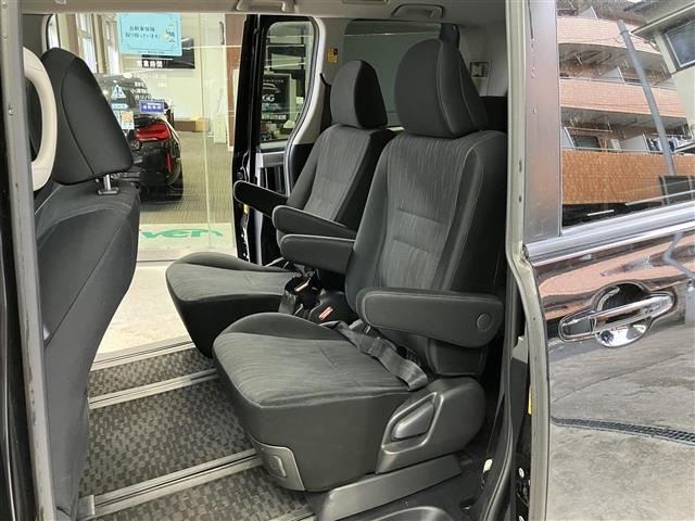 Toyota NOAH 2012 7896141-1