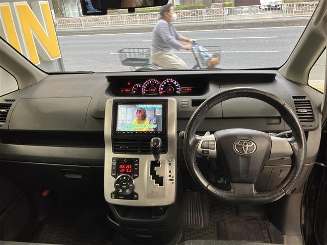 Toyota NOAH 2012 7896141-18