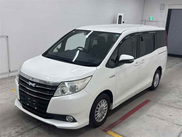 Toyota NOAH 2015 7896172-4