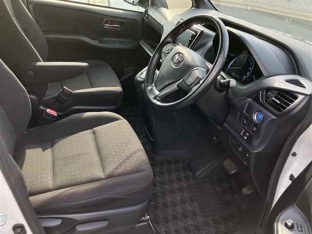 Toyota NOAH 2015 7896172-7
