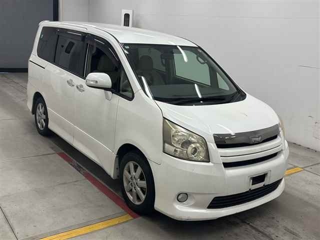 Toyota NOAH 2010 7896173-0