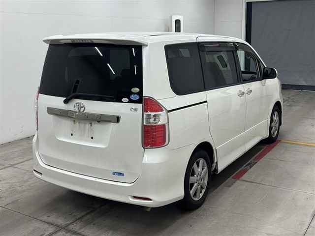 Toyota NOAH 2010 7896173-5
