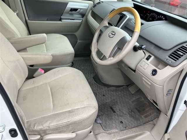 Toyota NOAH 2010 7896173-7