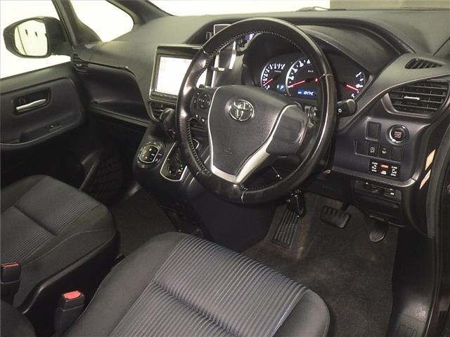 Toyota NOAH 2015 7896203-3