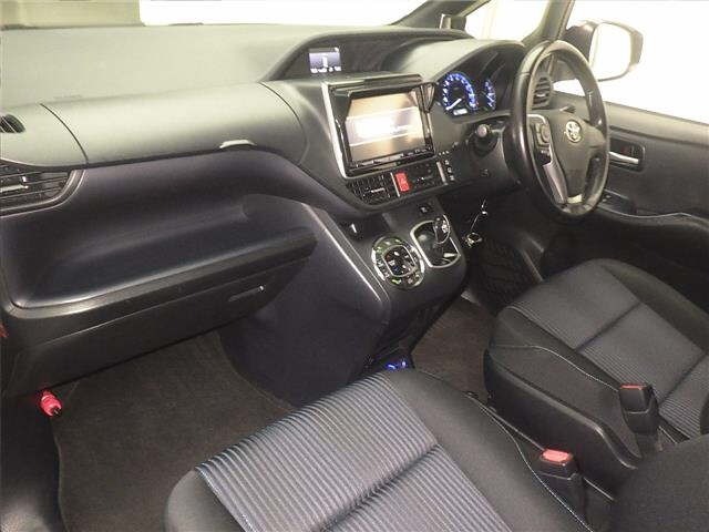 Toyota NOAH 2016 7896340-4