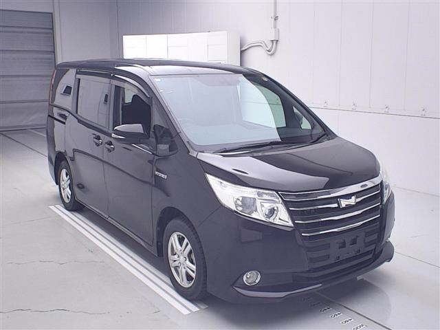 Toyota NOAH 2015 7896344-0