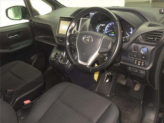 Toyota NOAH 2015 7896344-3