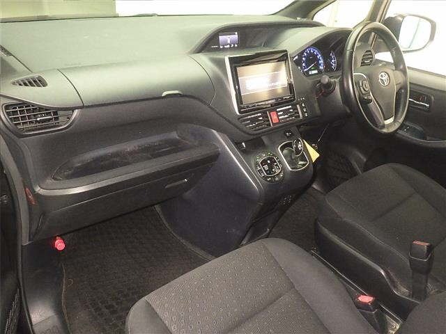 Toyota NOAH 2015 7896344-4