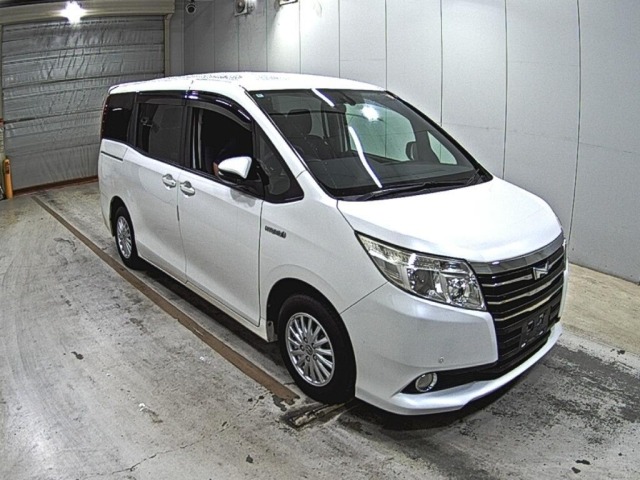 Toyota NOAH 2014 7896407-0