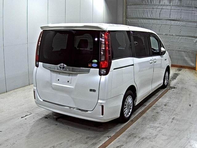 Toyota NOAH 2014 7896407-5