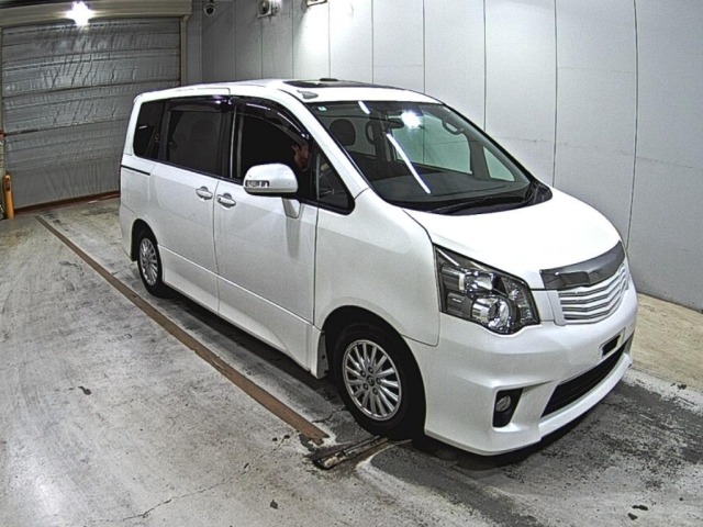 Toyota NOAH 2010 7896413-0