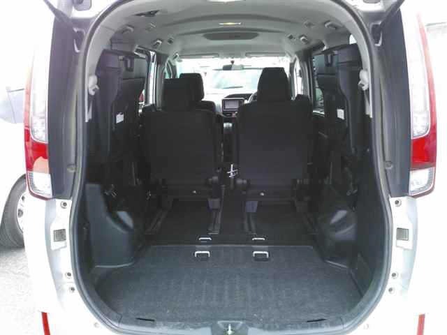 Toyota NOAH 2015 7896436-10