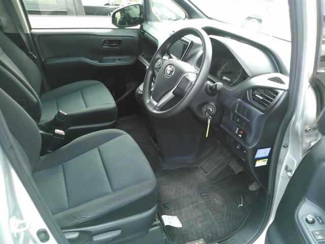 Toyota NOAH 2015 7896436-3