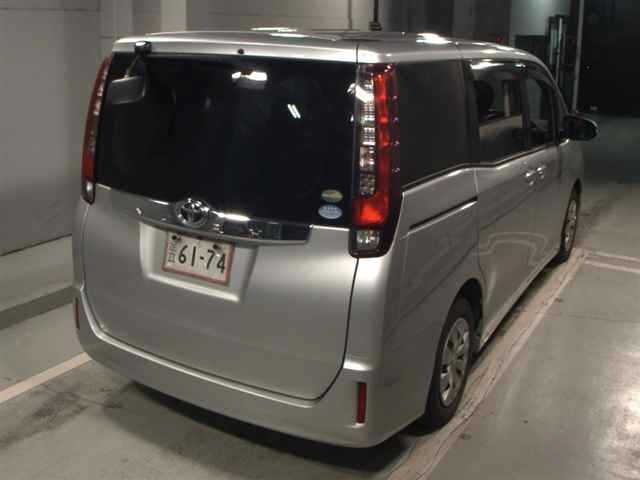 Toyota NOAH 2015 7896436-5
