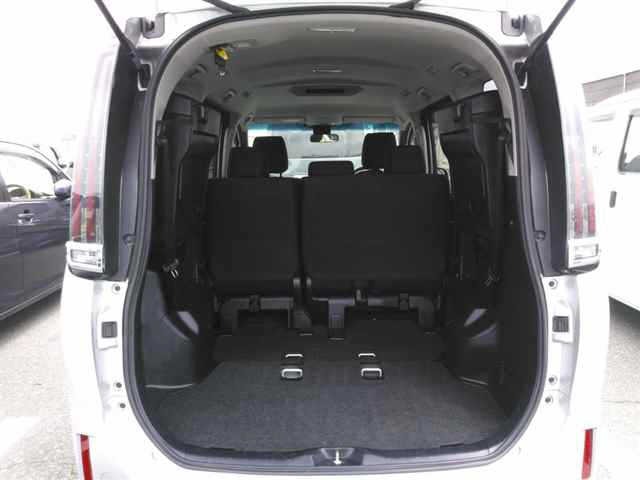 Toyota NOAH 2021 7896437-10
