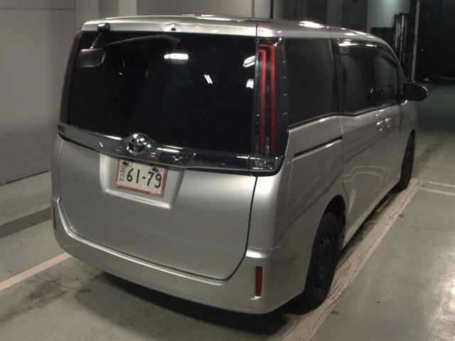 Toyota NOAH 2021 7896437-5