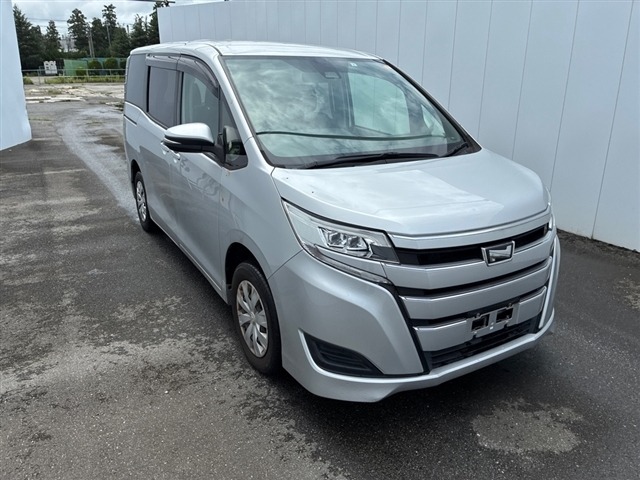 Toyota NOAH 2021 7896488-0