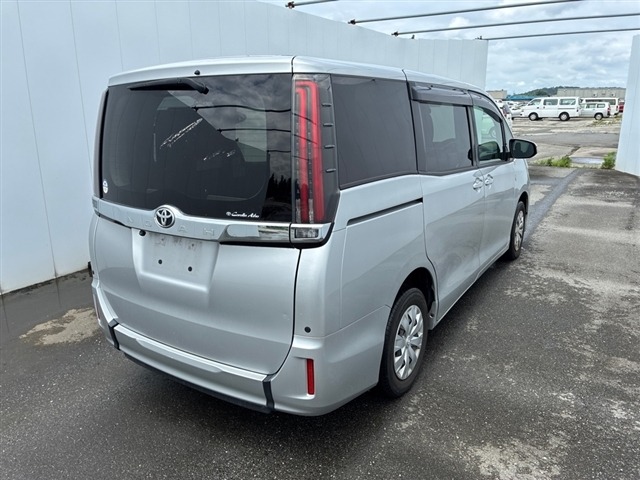 Toyota NOAH 2021 7896488-9