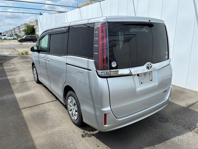 Toyota NOAH 2019 7896501-1