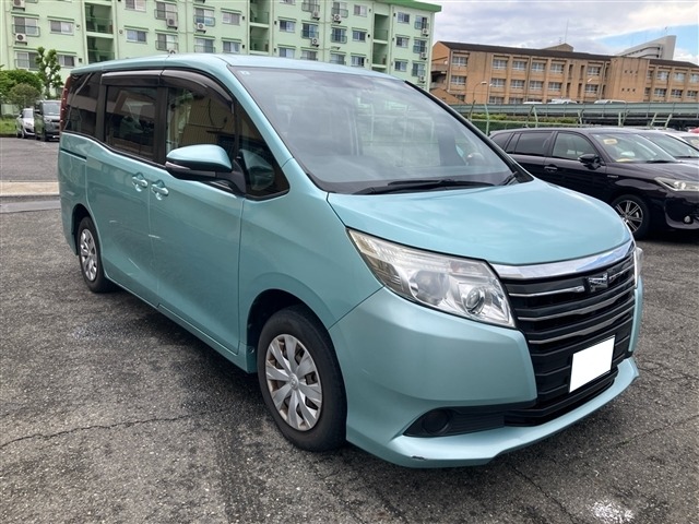 Toyota NOAH 2017 7896509-0