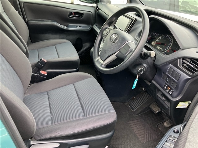 Toyota NOAH 2017 7896509-5
