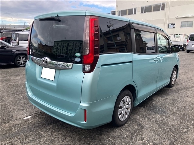 Toyota NOAH 2017 7896509-9