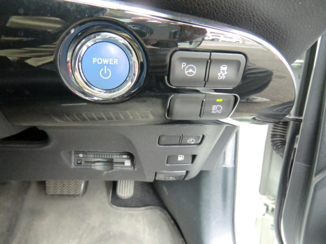 Toyota PRIUS PHV 2017 7890435-21