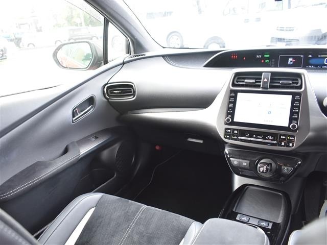 Toyota PRIUS PHV 2021 7890729-11