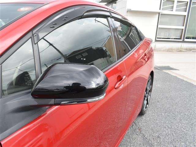 Toyota PRIUS PHV 2021 7890729-2