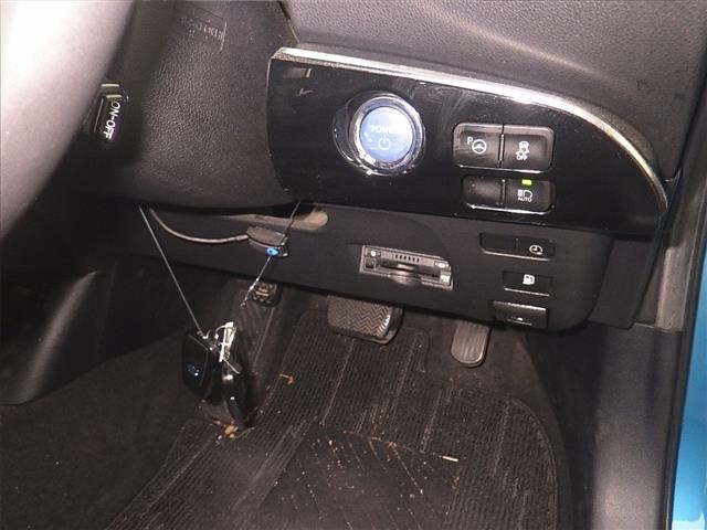 Toyota PRIUS PHV 2017 7890780-8