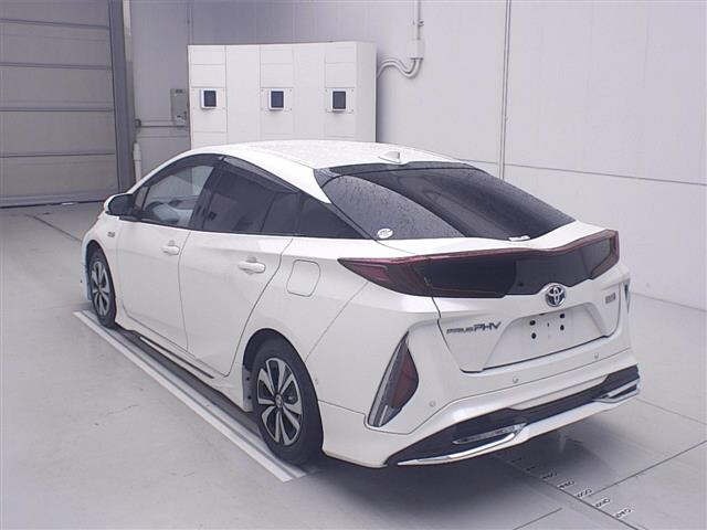 Toyota PRIUS PHV 2017 7890782-1